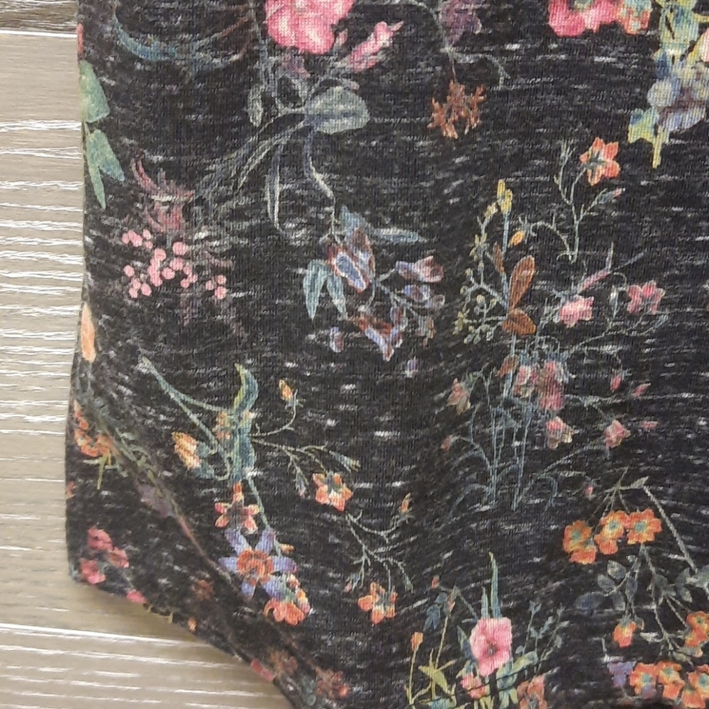 GIMMICKS XS WEB KNIT BLACK FLOWERED VINTAGE TANK TOP - Picture 9 of 12